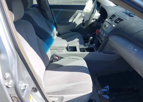 2010 Toyota Camry Le V6 z USA, uszkodzony, nr VIN JTNBK3EK5A3046482